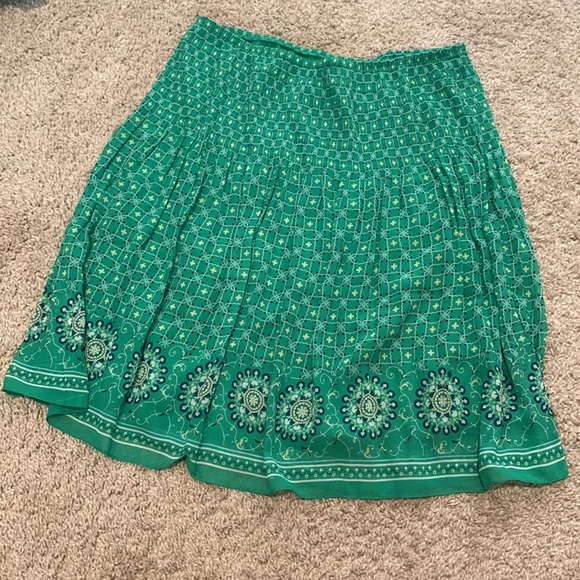 🍁🍂Max Studio Green Skirt - Picture 1 of 10